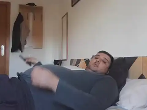 Snapshot of _revianzip1 chatting on February 16, 3:59 pm  revianzip1 online show from February 16, 3:59 pm