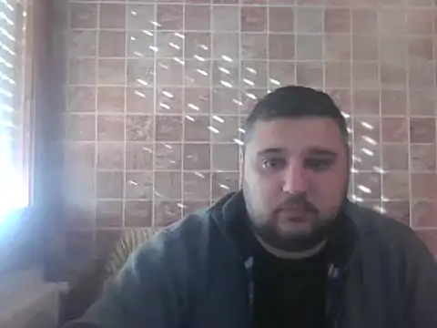 Snapshot of _revianzip1 chatting on February 27, 8:39 am  revianzip1 online show from February 27, 8:39 am