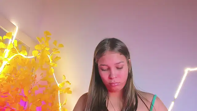 HaleyAmaya online show from June 6, 12:49 am
