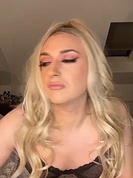 littlebambi26 online show from March 12, 10:16 pm