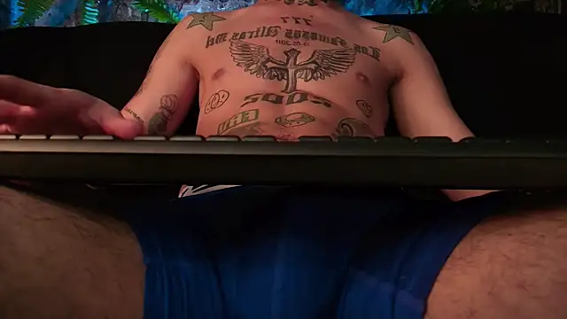 Snapshot of Junihn0 chatting on December 20, 3:10 pm Junihn0 online show from December 20, 3:10 pm