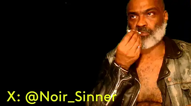 Snapshot of sinnernoir chatting on February 7, 11:01 am sinnernoir online show from February 7, 11:01 am