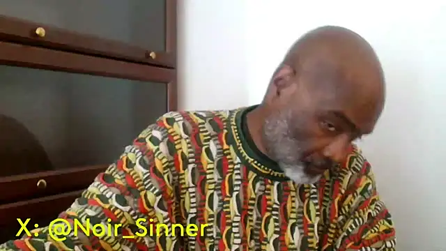 Snapshot of sinnernoir chatting on May 8, 3:50 pm sinnernoir online show from May 8, 3:50 pm