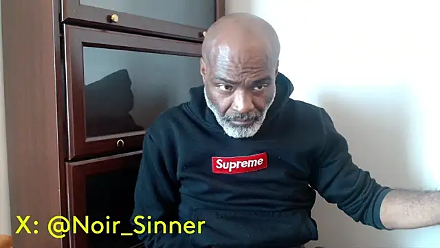 Snapshot of sinnernoir chatting on May 12, 6:38 pm sinnernoir online show from May 12, 6:38 pm