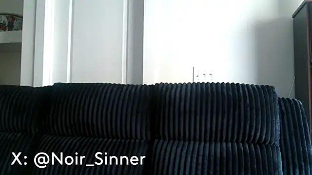 Snapshot of sinnernoir chatting on June 2, 2:19 pm sinnernoir online show from June 2, 2:19 pm