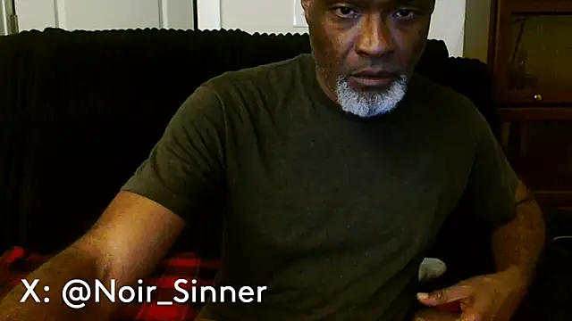 Snapshot of sinnernoir chatting on June 4, 3:12 am sinnernoir online show from June 4, 3:12 am