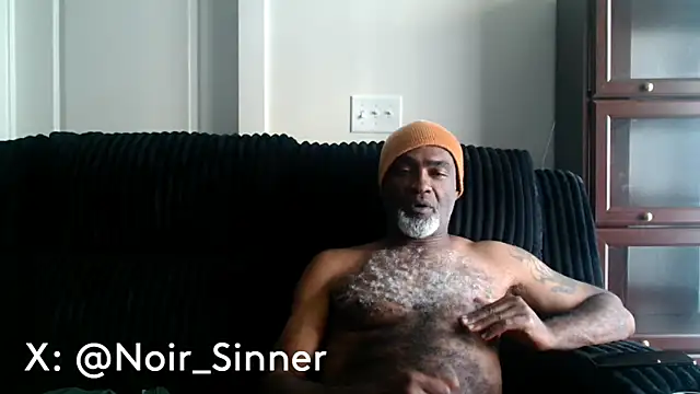 Snapshot of sinnernoir chatting on June 4, 3:18 pm sinnernoir online show from June 4, 3:18 pm