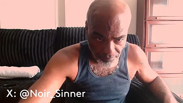 Snapshot of sinnernoir chatting on June 14, 5:26 pm sinnernoir online show from June 14, 5:26 pm