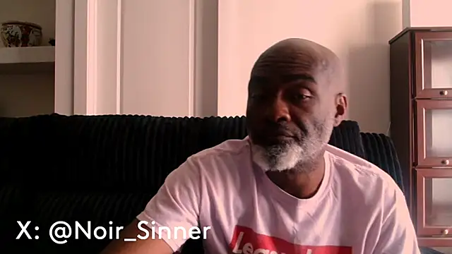 Snapshot of sinnernoir chatting on June 17, 3:57 pm sinnernoir online show from June 17, 3:57 pm