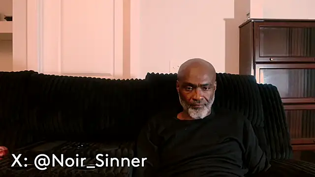 Snapshot of sinnernoir chatting on June 21, 7:00 am sinnernoir online show from June 21, 7:00 am