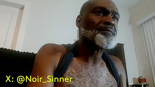 Snapshot of sinnernoir chatting on July 2, 3:23 am sinnernoir online show from July 2, 3:23 am