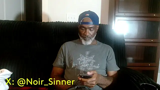 Snapshot of sinnernoir chatting on July 5, 4:52 am sinnernoir online show from July 5, 4:52 am