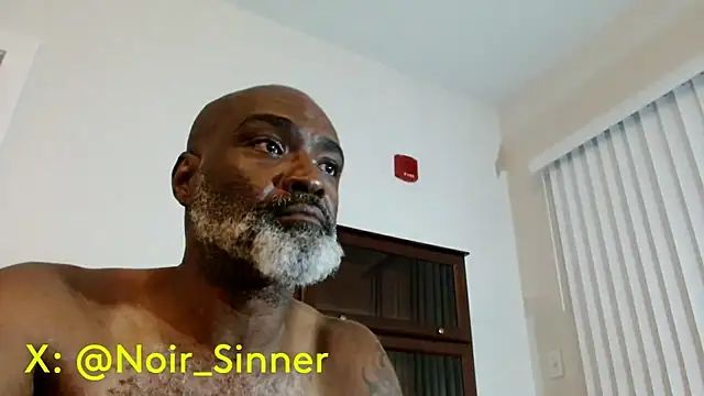 Snapshot of sinnernoir chatting on July 14, 2:05 am sinnernoir online show from July 14, 2:05 am