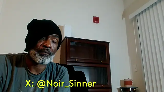 Snapshot of sinnernoir chatting on July 26, 6:21 am sinnernoir online show from July 26, 6:21 am