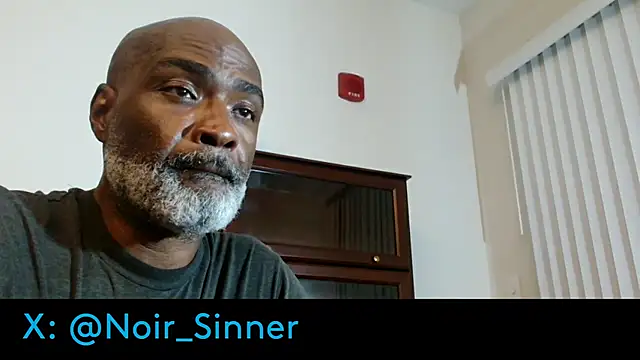Snapshot of sinnernoir chatting on July 28, 2:51 am sinnernoir online show from July 28, 2:51 am