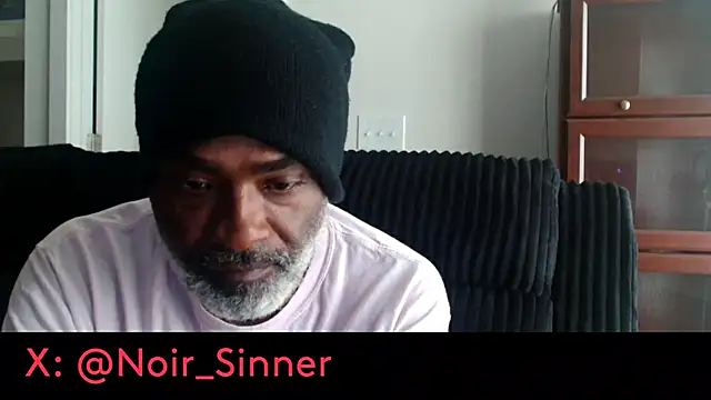 Snapshot of sinnernoir chatting on July 28, 7:39 pm sinnernoir online show from July 28, 7:39 pm