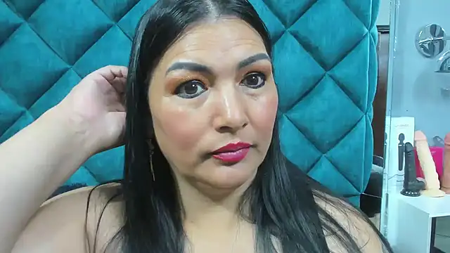 Snapshot of PENELOPELEWISs chatting on October 4, 4:54 am PENELOPELEWISs online show from October 4, 4:54 am