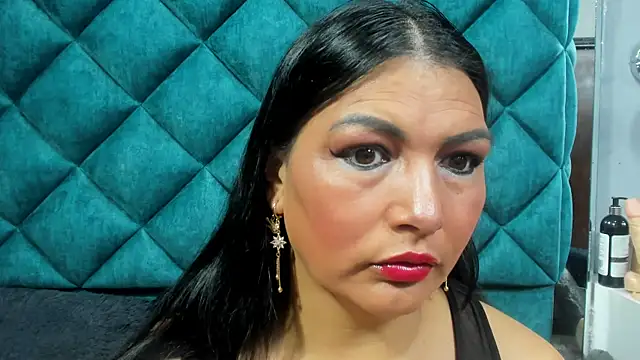 Snapshot of PENELOPELEWISs chatting on November 17, 1:55 am PENELOPELEWISs online show from November 17, 1:55 am