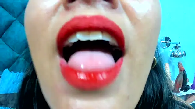 Snapshot of PENELOPELEWISs chatting on July 30, 8:41 pm PENELOPELEWISs online show from July 30, 8:41 pm