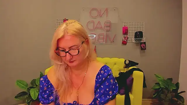 Snapshot of ChristyBrooks chatting on January 30, 1:10 pm ChristyBrooks online show from January 30, 1:10 pm