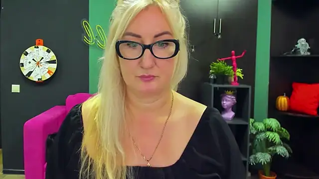 Snapshot of ChristyBrooks chatting on February 12, 4:11 pm ChristyBrooks online show from February 12, 4:11 pm