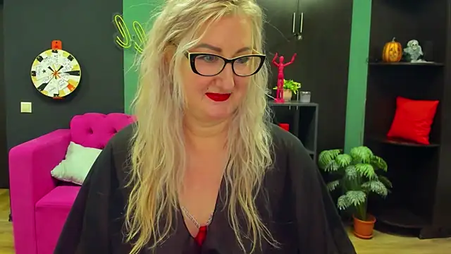 Snapshot of ChristyBrooks chatting on March 19, 6:44 pm ChristyBrooks online show from March 19, 6:44 pm