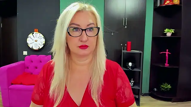 Snapshot of ChristyBrooks chatting on October 22, 9:09 am ChristyBrooks online show from October 22, 9:09 am