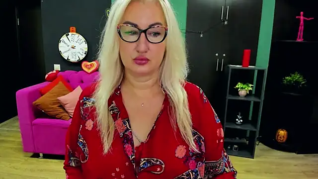 Snapshot of ChristyBrooks chatting on November 13, 7:18 am ChristyBrooks online show from November 13, 7:18 am