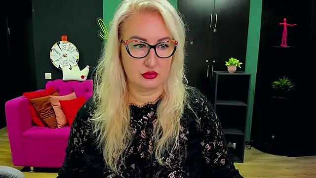 Snapshot of ChristyBrooks chatting on November 25, 5:18 am ChristyBrooks online show from November 25, 5:18 am