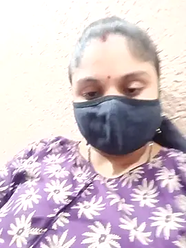 Snapshot of Cute-Aadhvita chatting on May 24, 2:11 pm Cute-Aadhvita online show from May 24, 2:11 pm