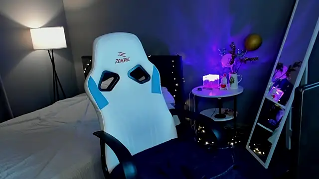 Lexy-Woorhez online show from February 6, 6:35 pm