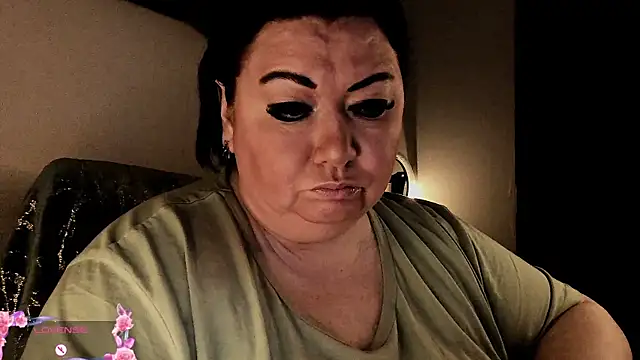 SexxyDreams1 online show from October 13, 4:45 am