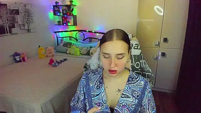 LinaTruly online show from March 12, 10:05 pm