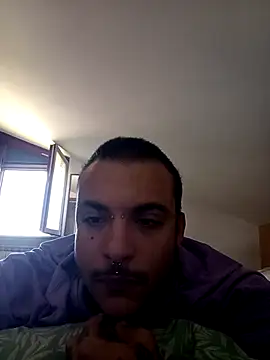 Snapshot of FTM98xxx chatting on July 24, 9:51 am FTM98xxx online show from July 24, 9:51 am