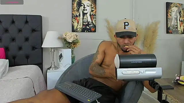 Robin Rief online show from March 12, 6:18 am