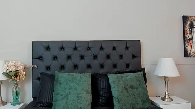 Robin Rief online show from September 27, 3:44 am