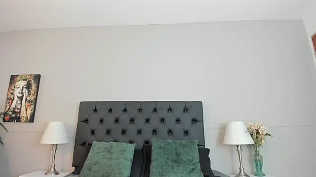 Robin Rief online show from October 15, 3:06 am