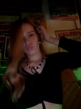 Snapshot of NicoleCut chatting on January 10, 2:04 am NicoleCut online show from January 10, 2:04 am