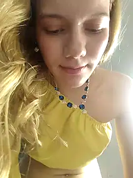 Snapshot of NicoleCut chatting on January 17, 2:50 pm NicoleCut online show from January 17, 2:50 pm