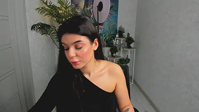 AlluringAriel online show from December 18, 7:31 pm