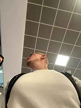 Snapshot of adam-rivera chatting on November 9, 12:42 am adam-rivera online show from November 9, 12:42 am