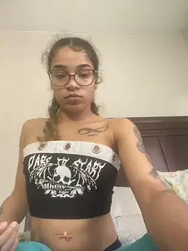 Snapshot of 1prettygem chatting on February 6, 8:56 pm 1prettygem online show from February 6, 8:56 pm