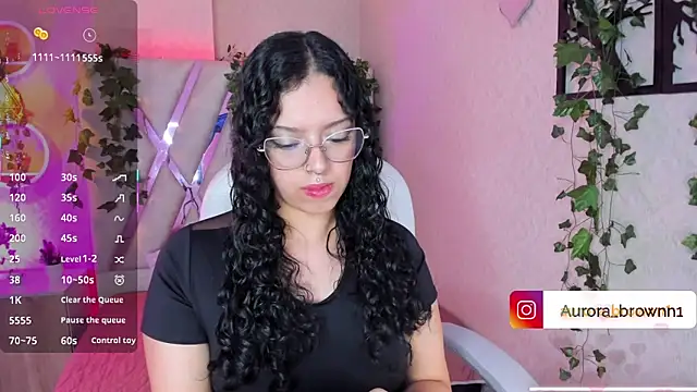 Snapshot of Aurora_Brownn chatting on November 5, 4:45 am Aurora Brownn online show from November 5, 4:45 am