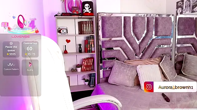 Snapshot of Aurora_Brownn chatting on November 14, 4:44 am Aurora Brownn online show from November 14, 4:44 am