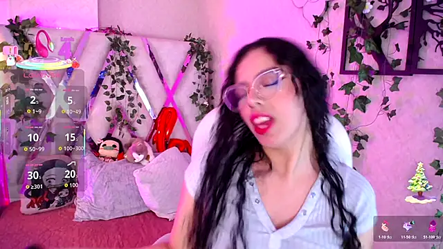 Snapshot of Aurora_Brownn chatting on December 2, 4:51 am Aurora Brownn online show from December 2, 4:51 am