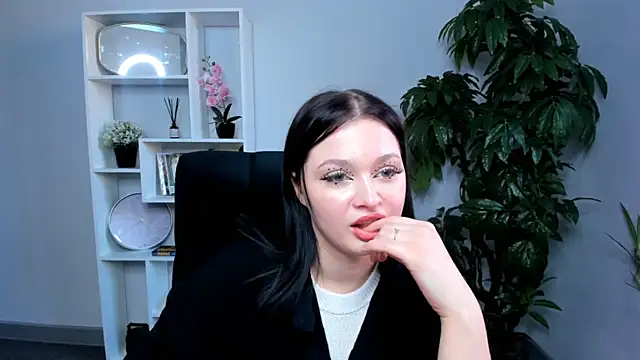 Snapshot of DoloresDias chatting on October 8, 9:40 am DoloresDias online show from October 8, 9:40 am