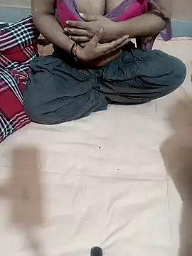 Snapshot of Haniya-143 chatting on December 14, 2:21 pm Haniya-143 online show from December 14, 2:21 pm