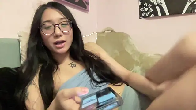 Snapshot of tokyobaby chatting on December 18, 6:10 am tokyobaby online show from December 18, 6:10 am