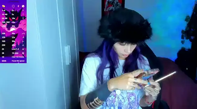 Snapshot of _sakae_ chatting on January 10, 12:27 am  sakae  online show from January 10, 12:27 am