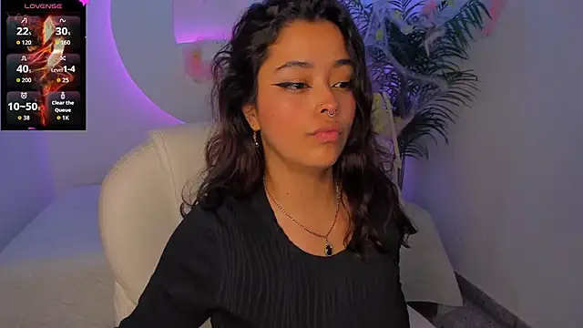 Ariana Pierce online show from October 31, 1:34 pm